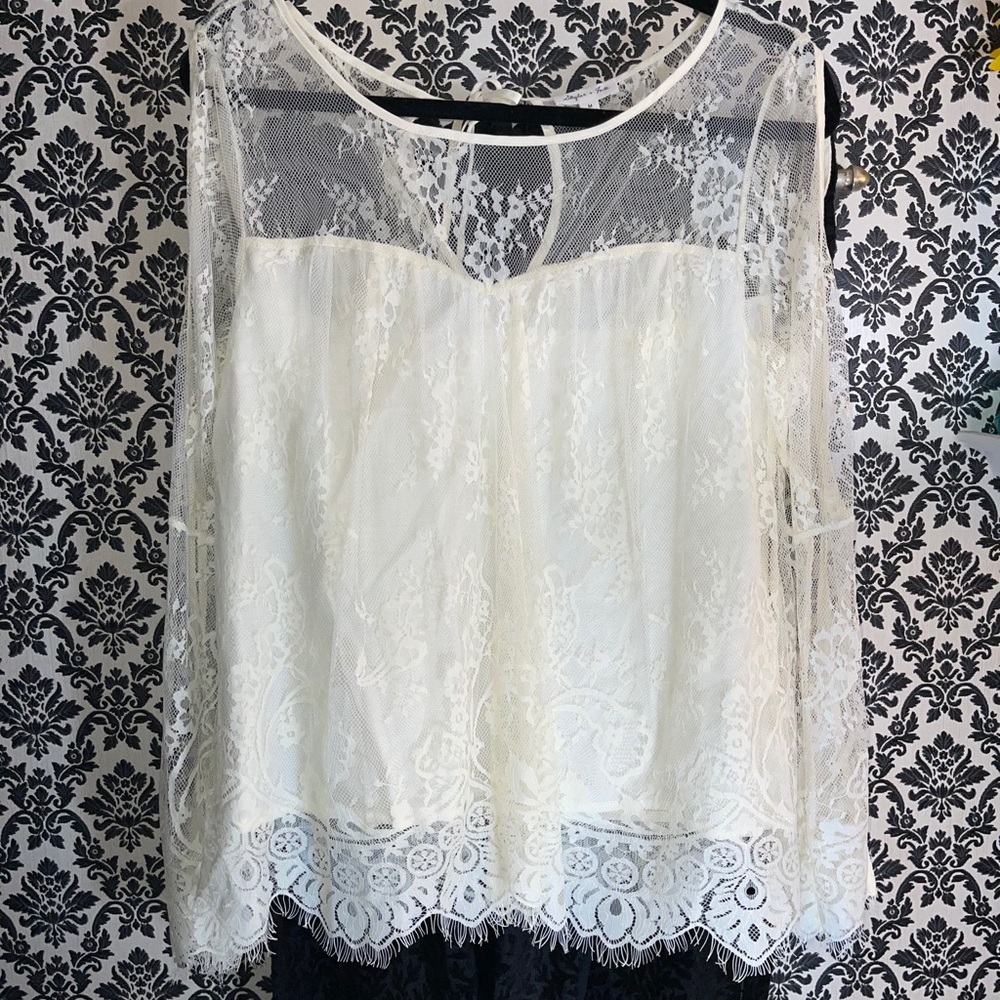 Laced white blouse 🤍
